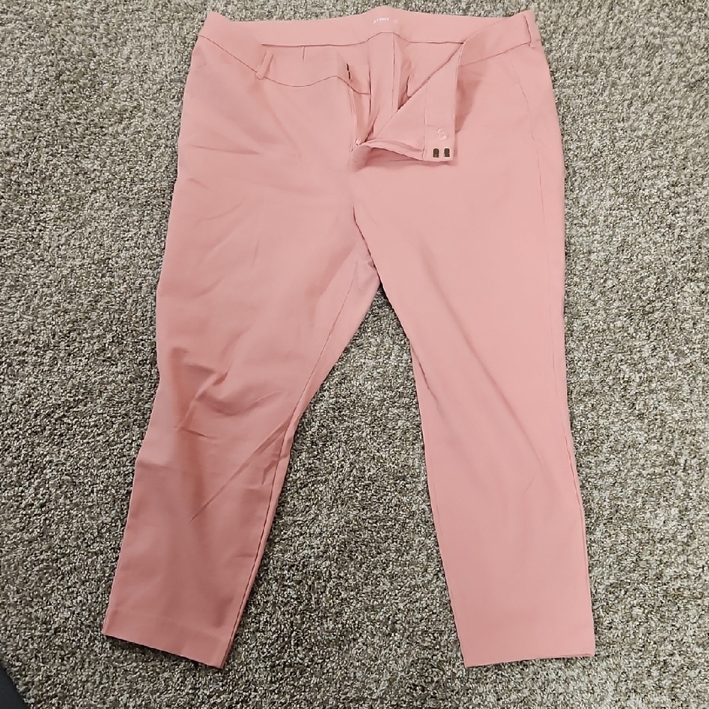 Old Navy Dusty Rose Ankle Pixie Pants